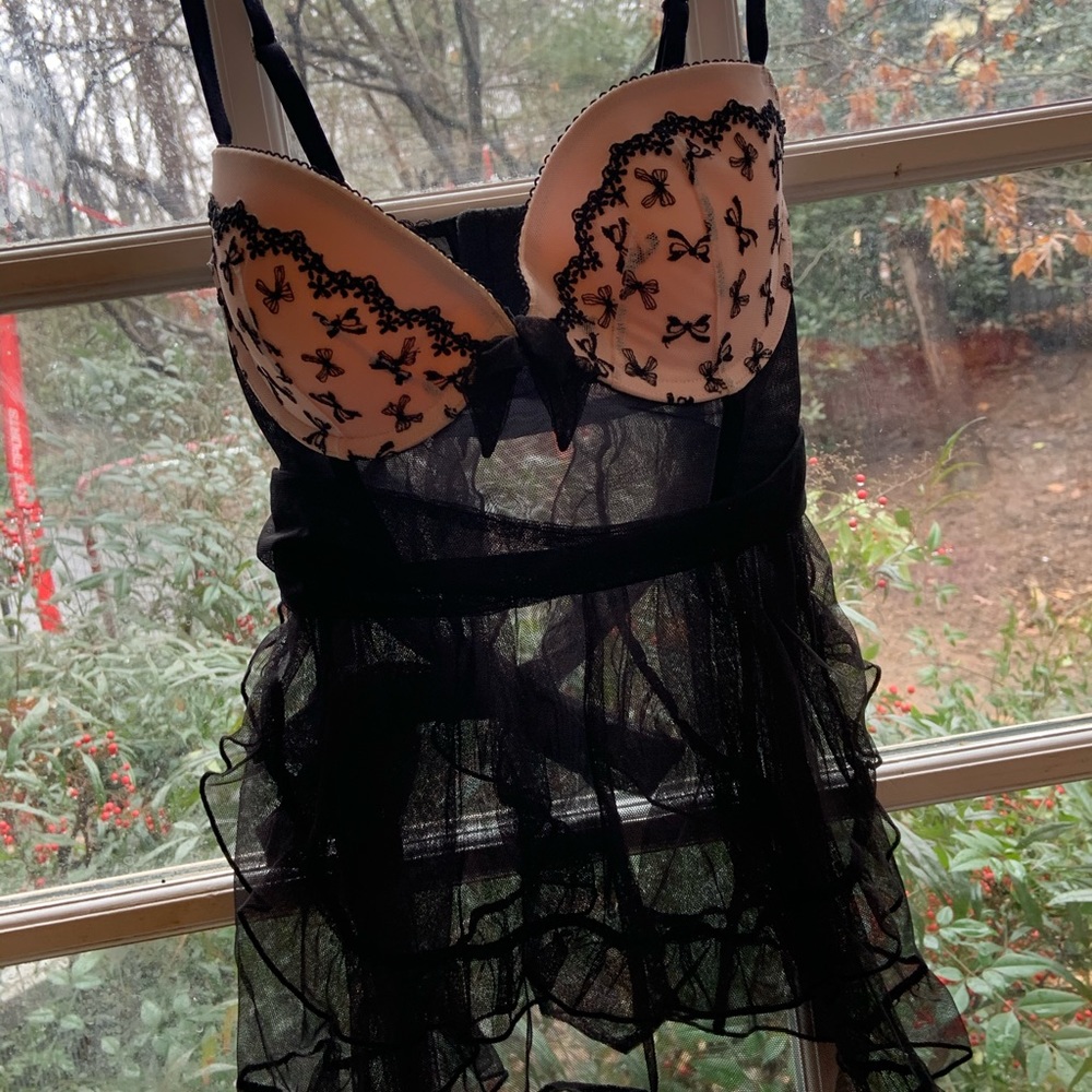 Victoria’s Secret Babydoll 34C